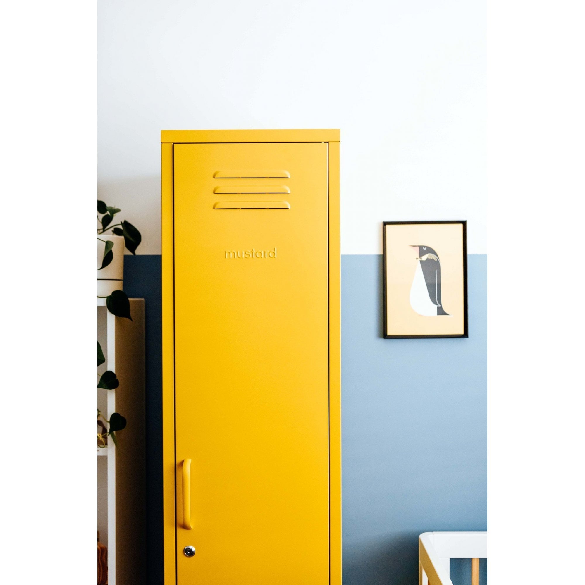 THE SKINNY LOCKER