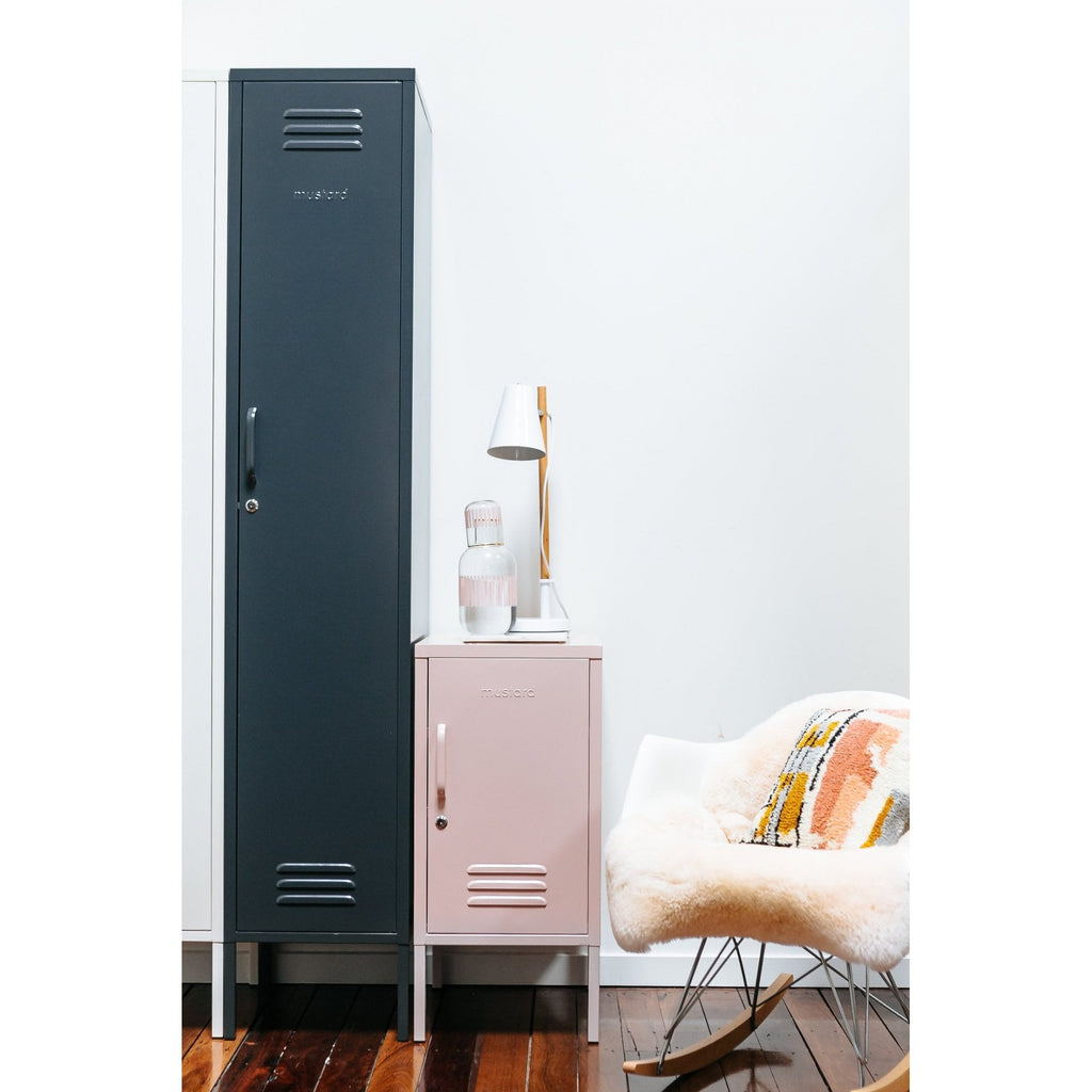 THE SKINNY LOCKER