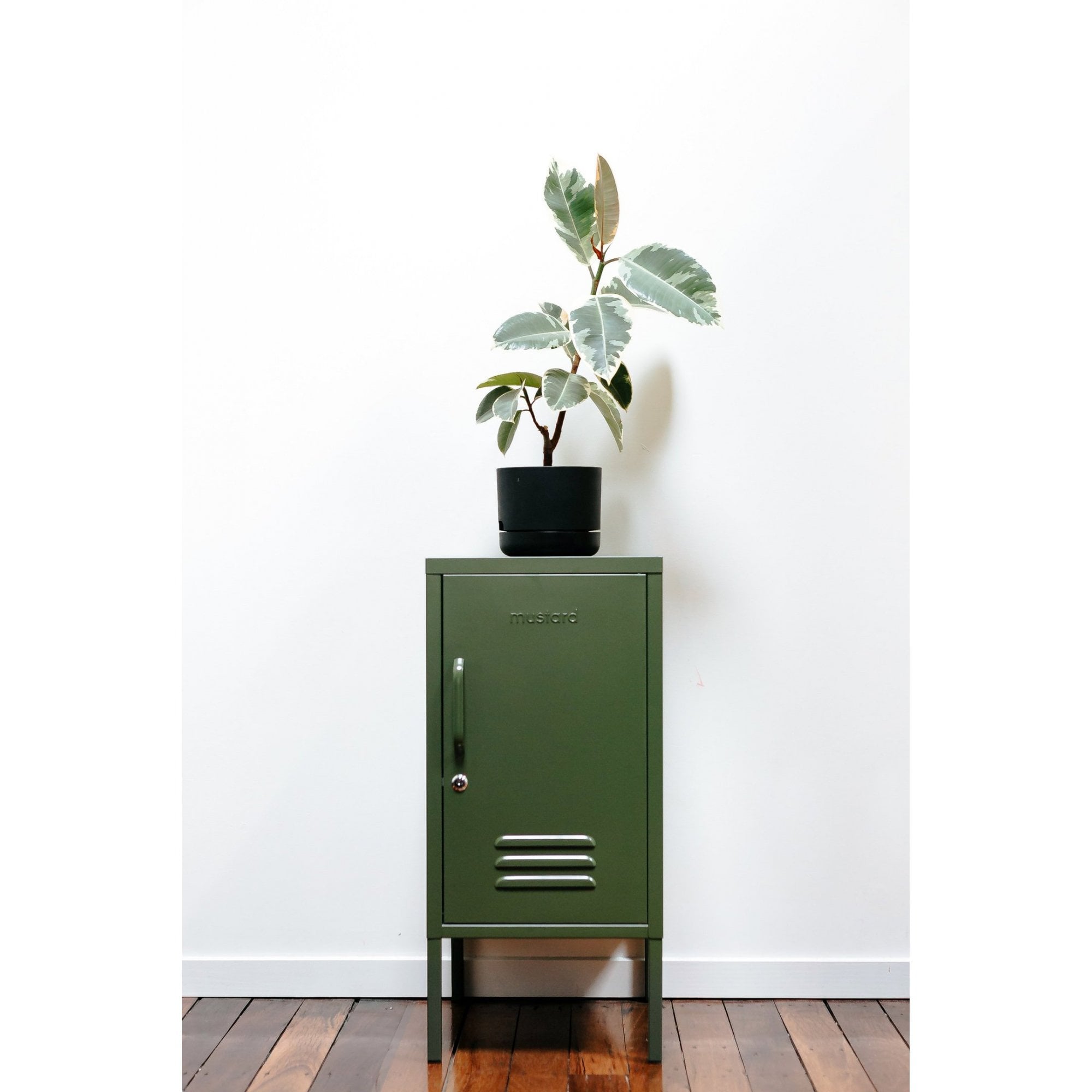 THE SHORTY LOCKER