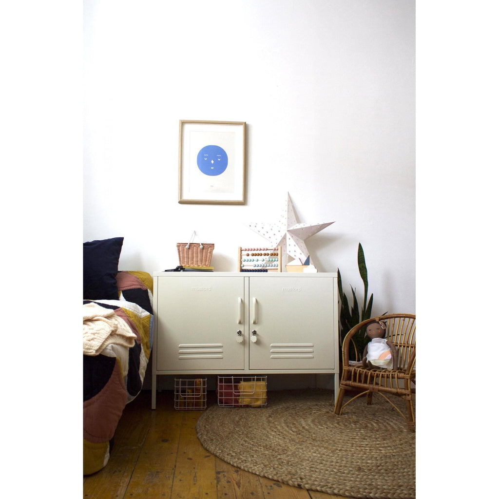 THE LOWDOWN LOCKER
