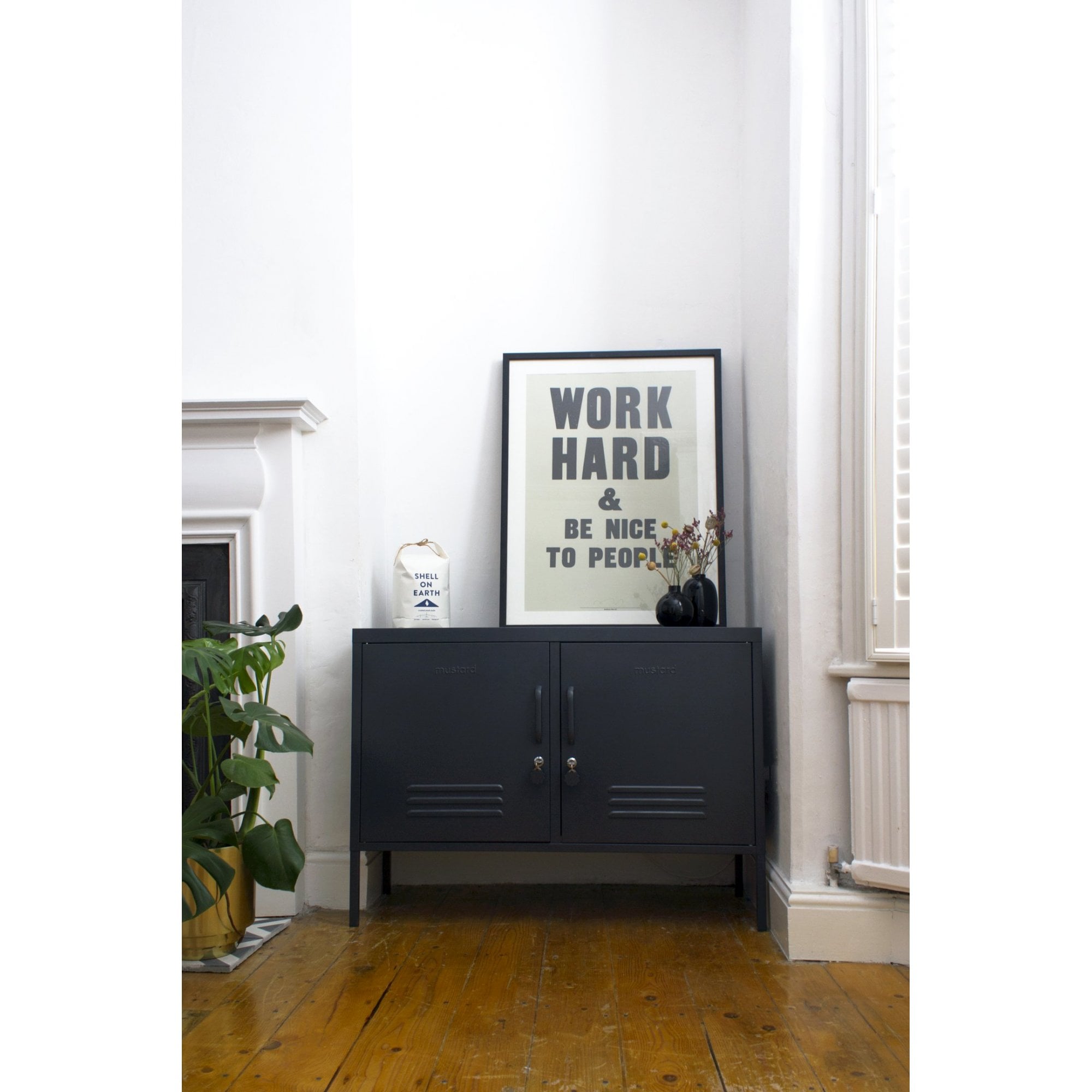 THE LOWDOWN LOCKER