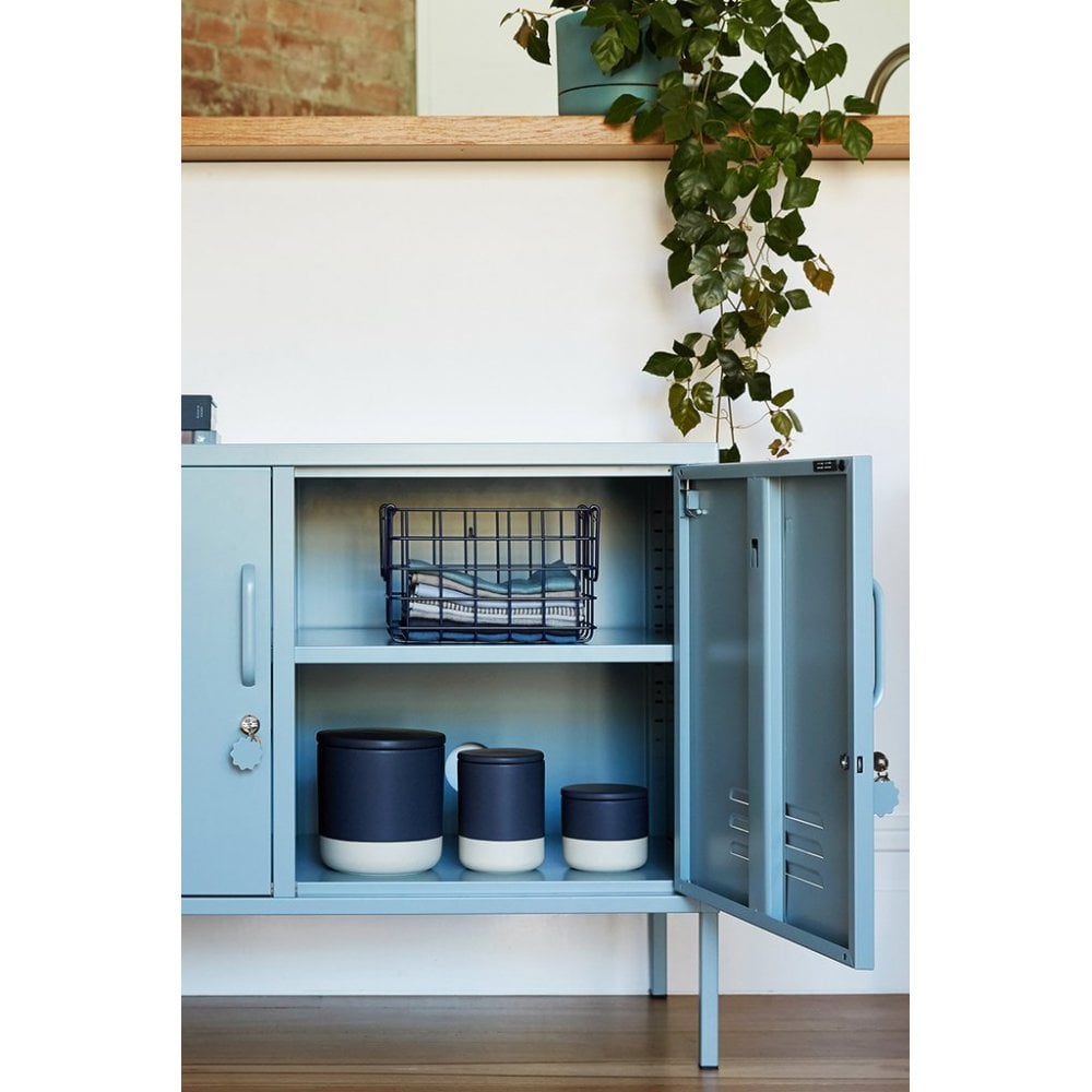 THE LOWDOWN LOCKER