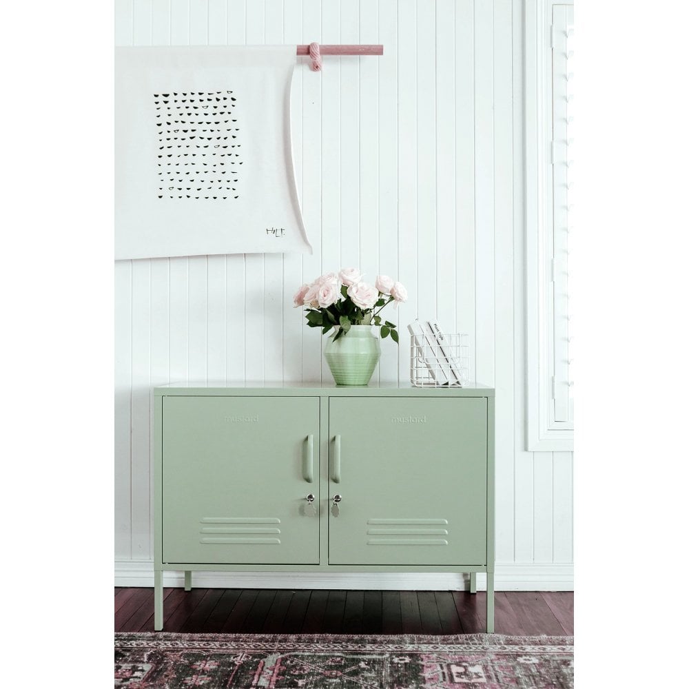 THE LOWDOWN LOCKER