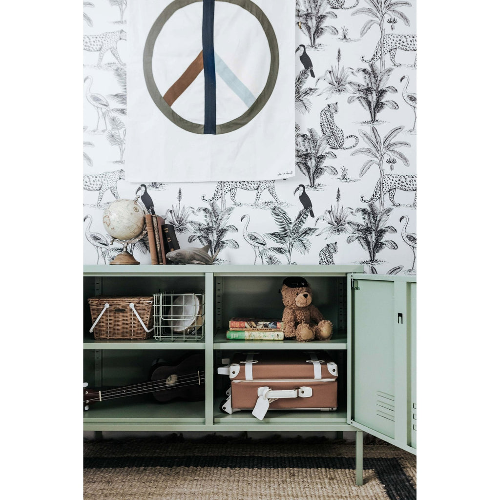 THE LOWDOWN LOCKER