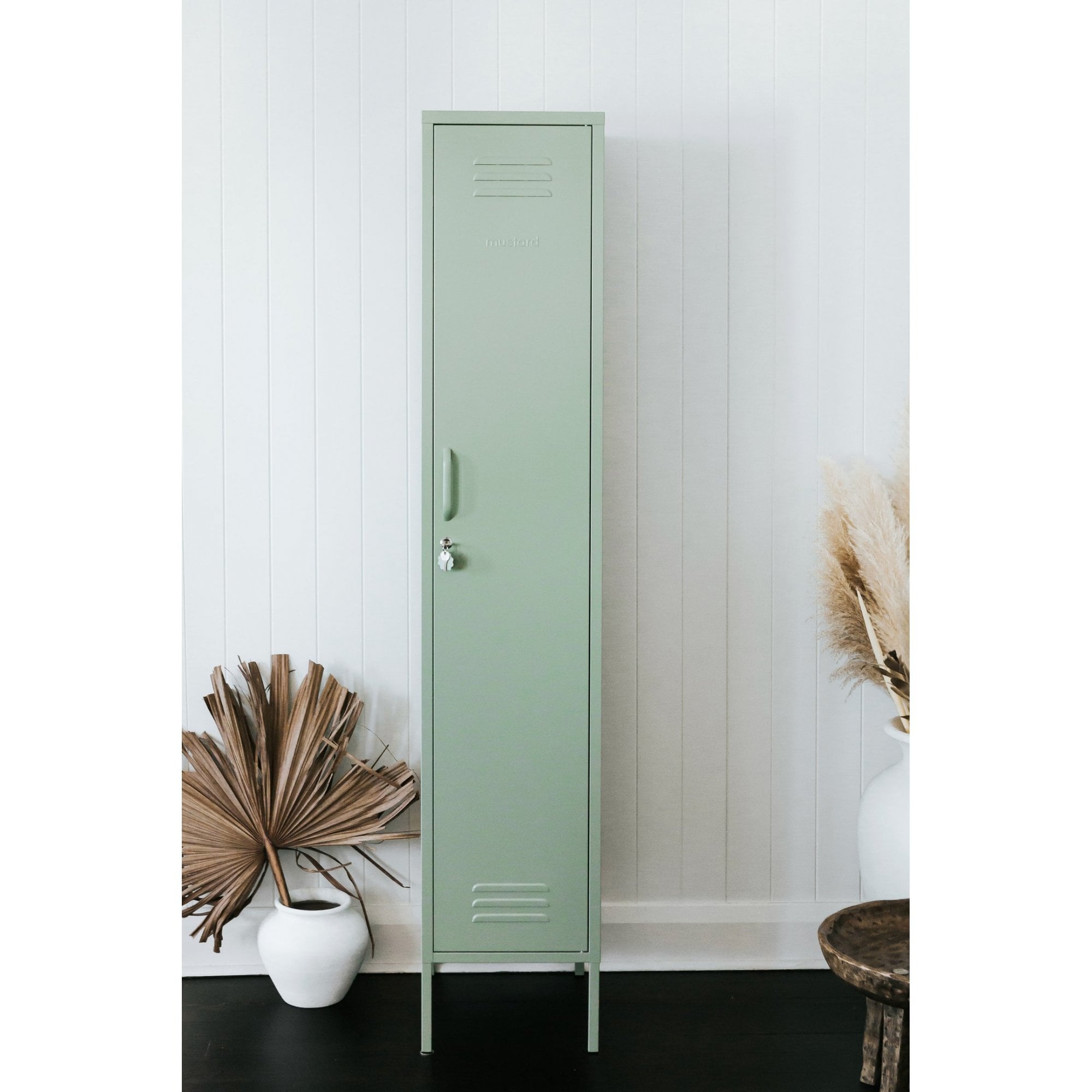 THE SKINNY LOCKER
