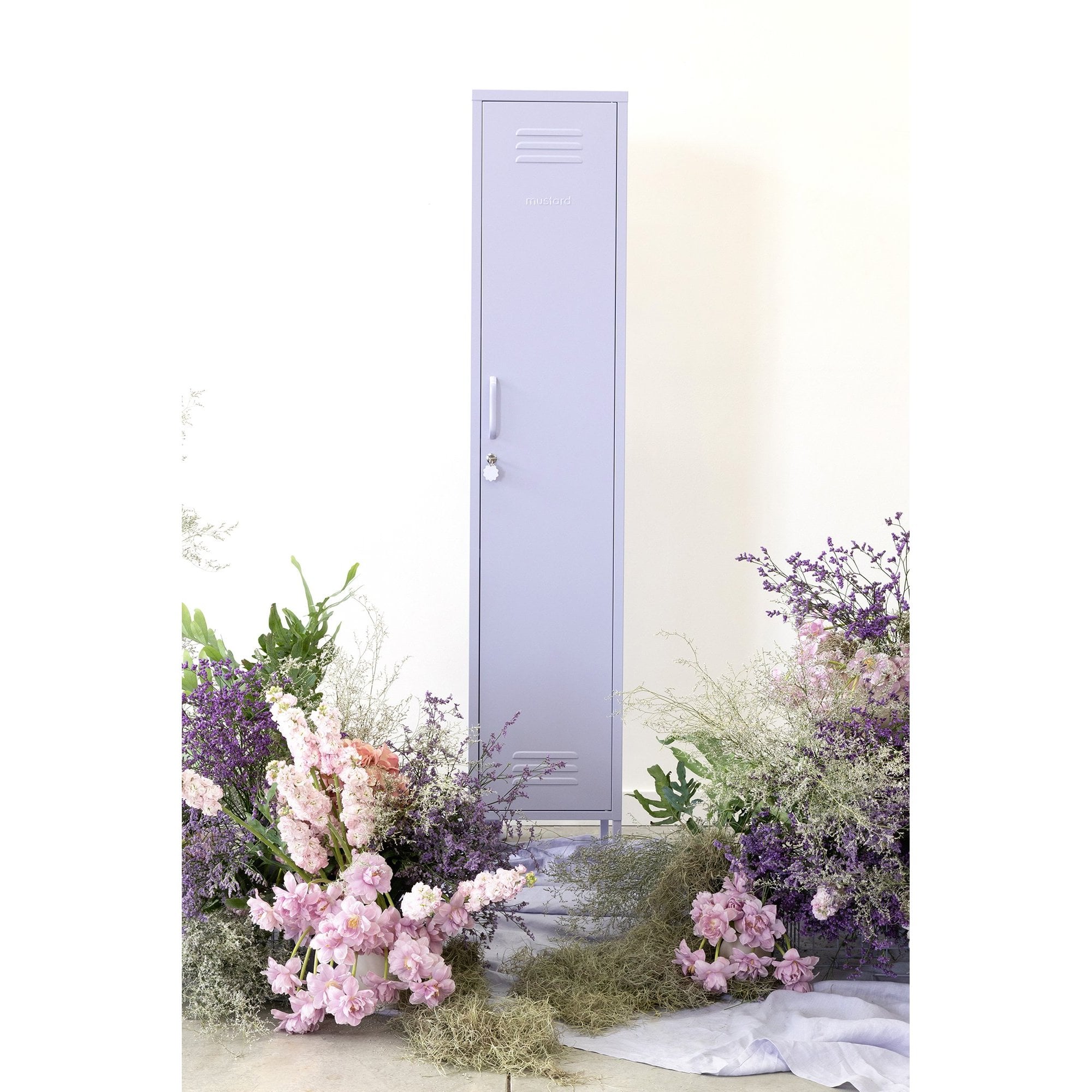 THE SKINNY LOCKER