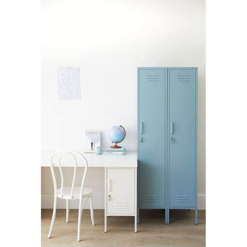 THE SKINNY LOCKER