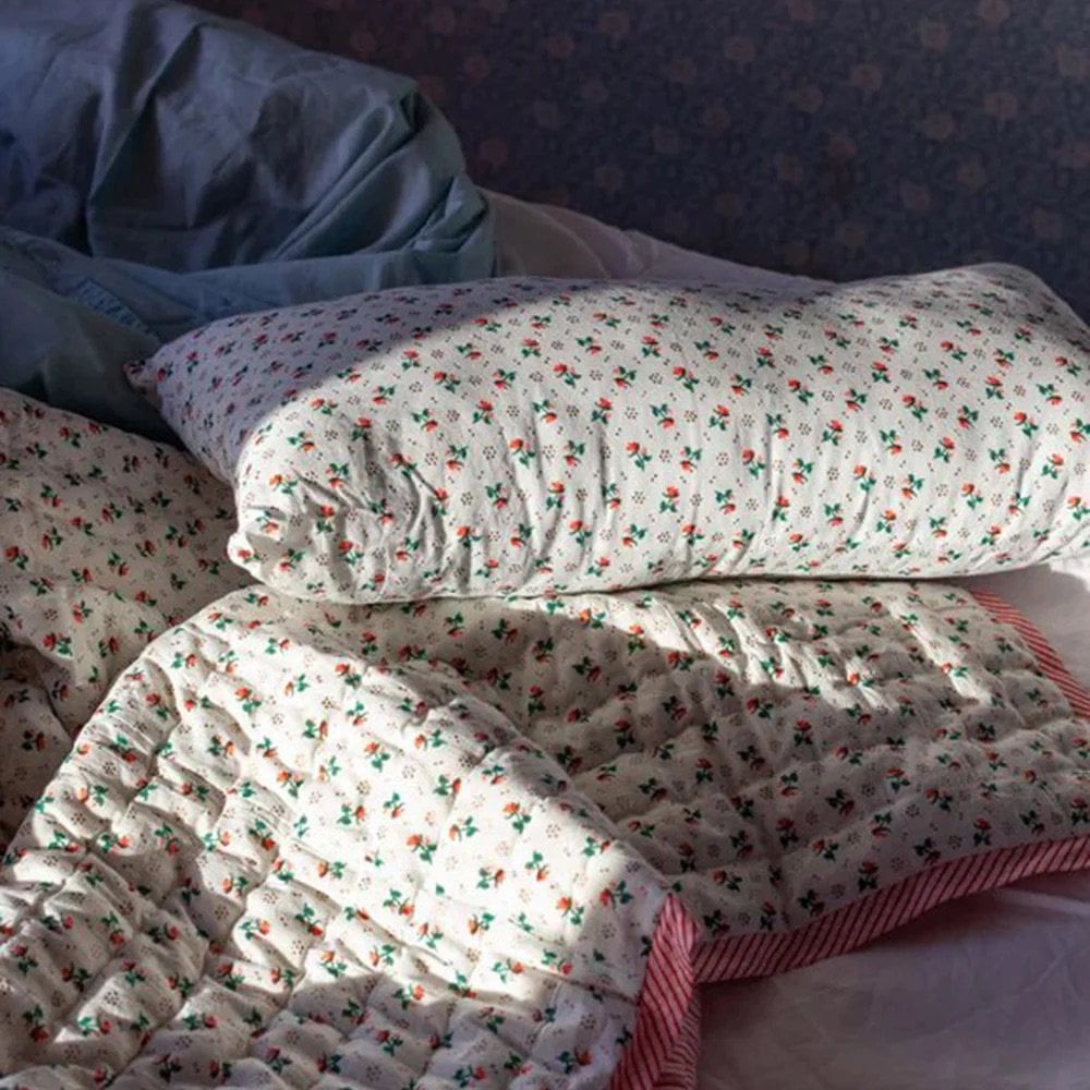 REVERSIBLE QUILTED BLANKET - GOLDEN FLOWERS