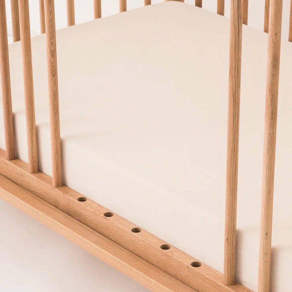 LATITUDE EVOLVING SOLID OAK WOOD CRIB COT BED