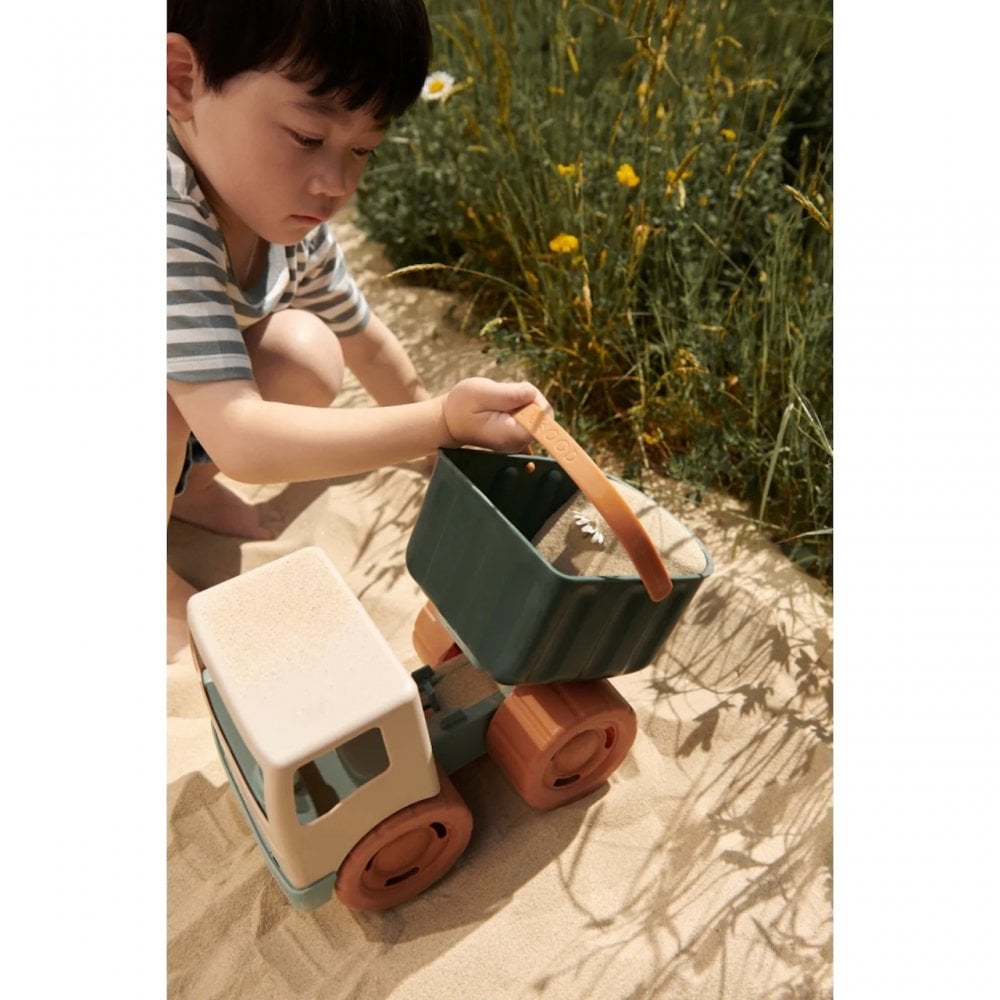 BECK SAND TRUCK