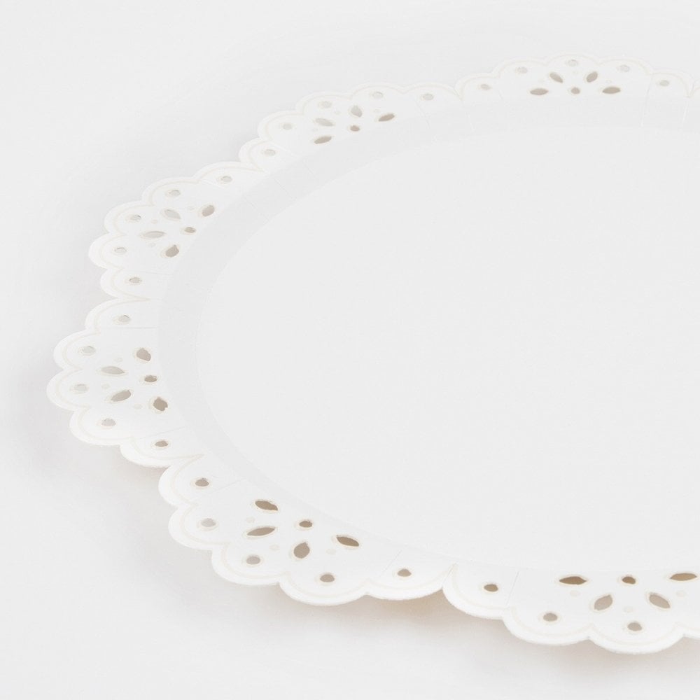 8 BRODERIE ANGLAISE LACE DINNER PLATES  - WHITE