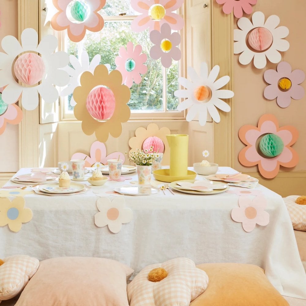 GROOVY FLOWER HANGING DECORATIONS