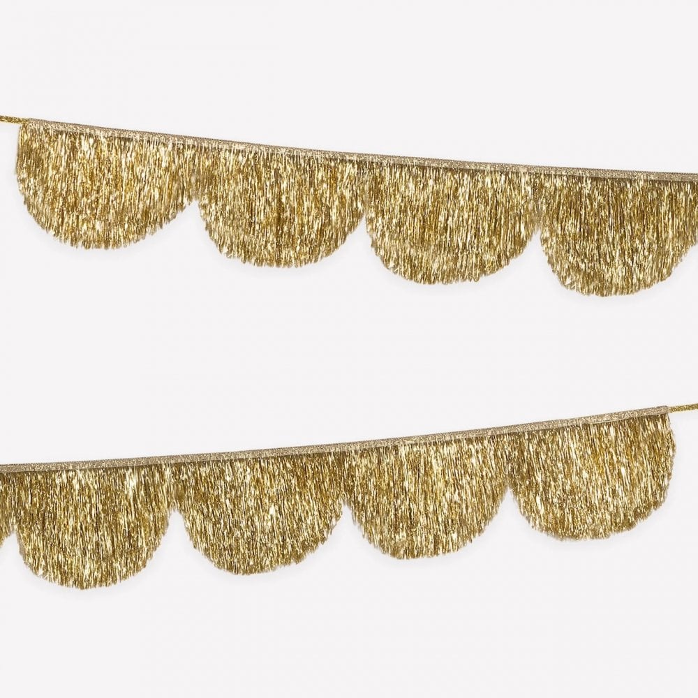 GOLD TINSEL SCALLOP GARLAND