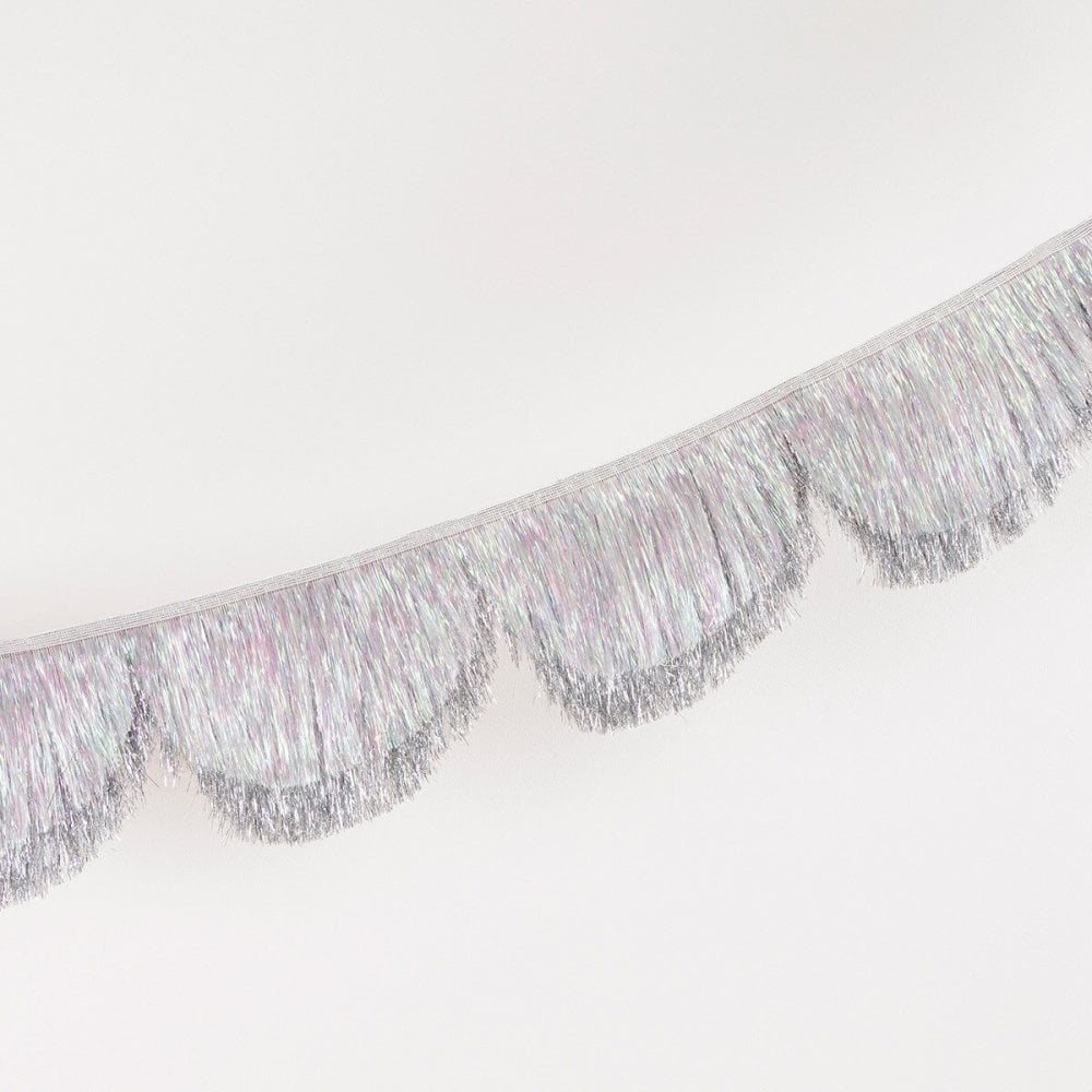 SILVER IRIDESCENT TINSEL SCALLOP GARLAND