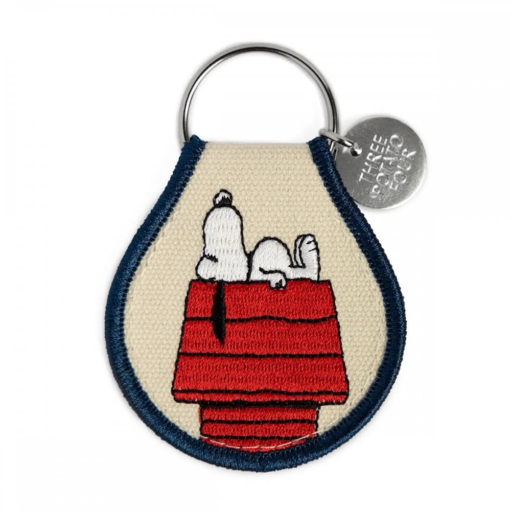 SNOOPY DOGHOUSE PATCH KEYRING