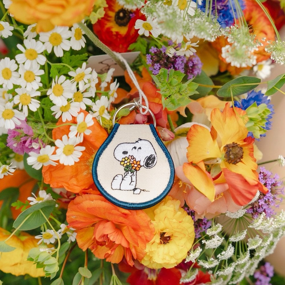 SNOOPY FLOWER BOUQUET PATCH KEY RING