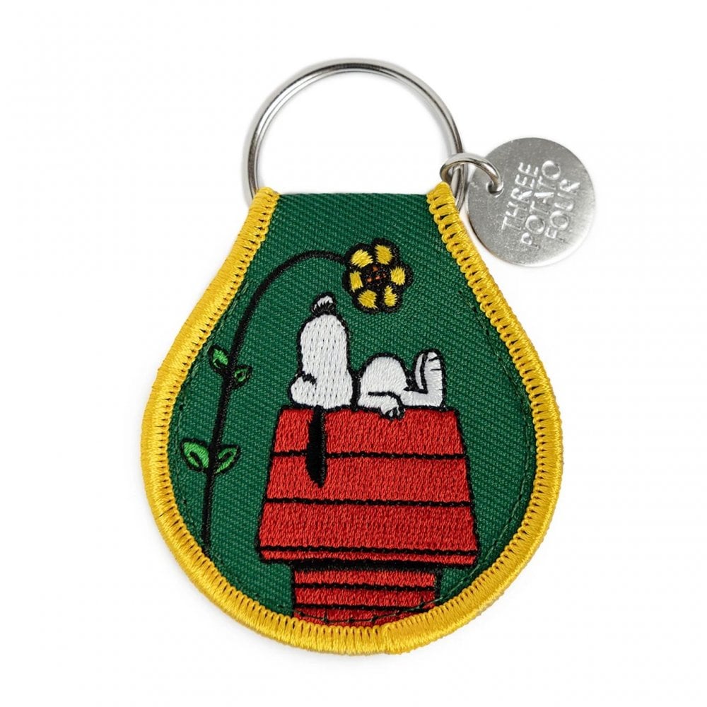 SNOOPY DOGHOUSE FLOWER PATCH KEY RING