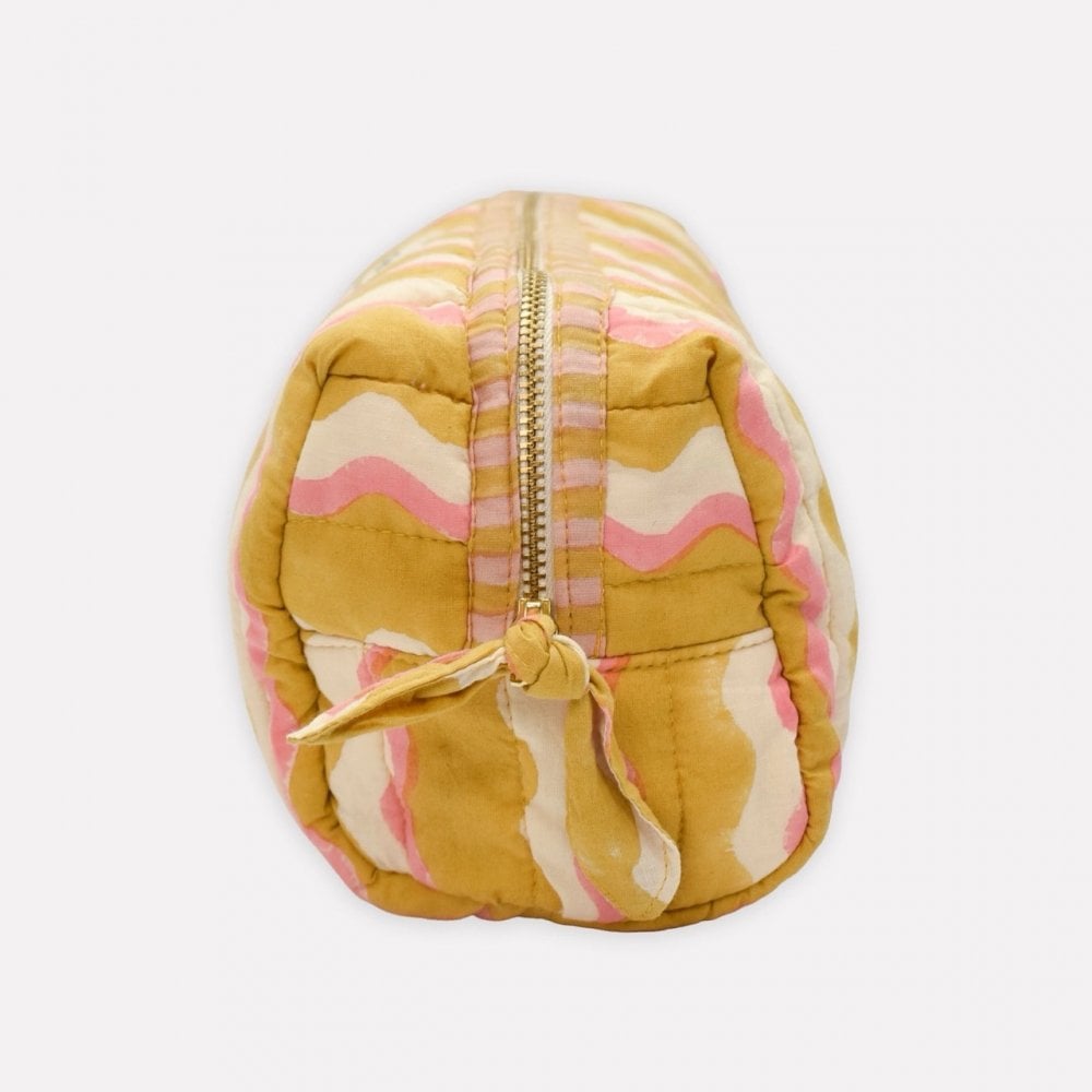 QUILTED WASH BAG