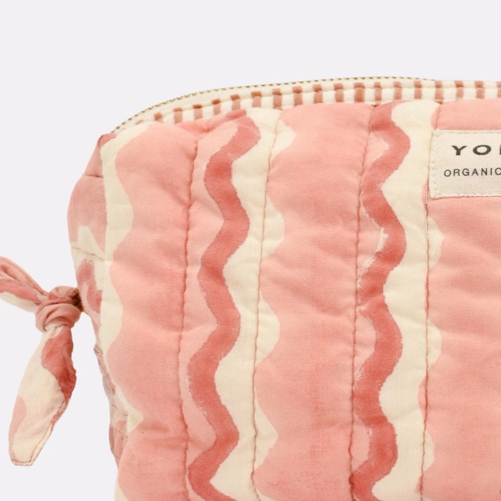 QUILTED WASH BAG