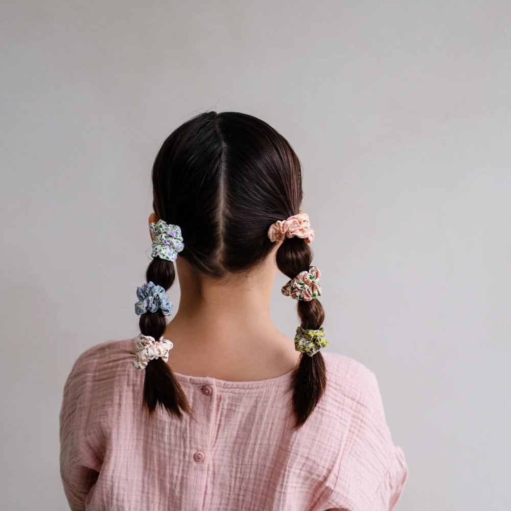 SPRING FLORAL HAIR SCRUNCHIES