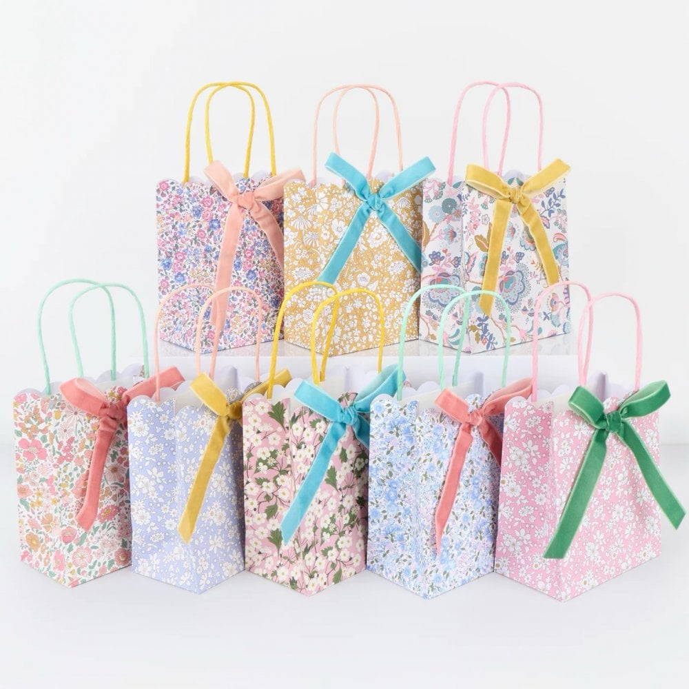 8 LIBERTY PARTY BAGS