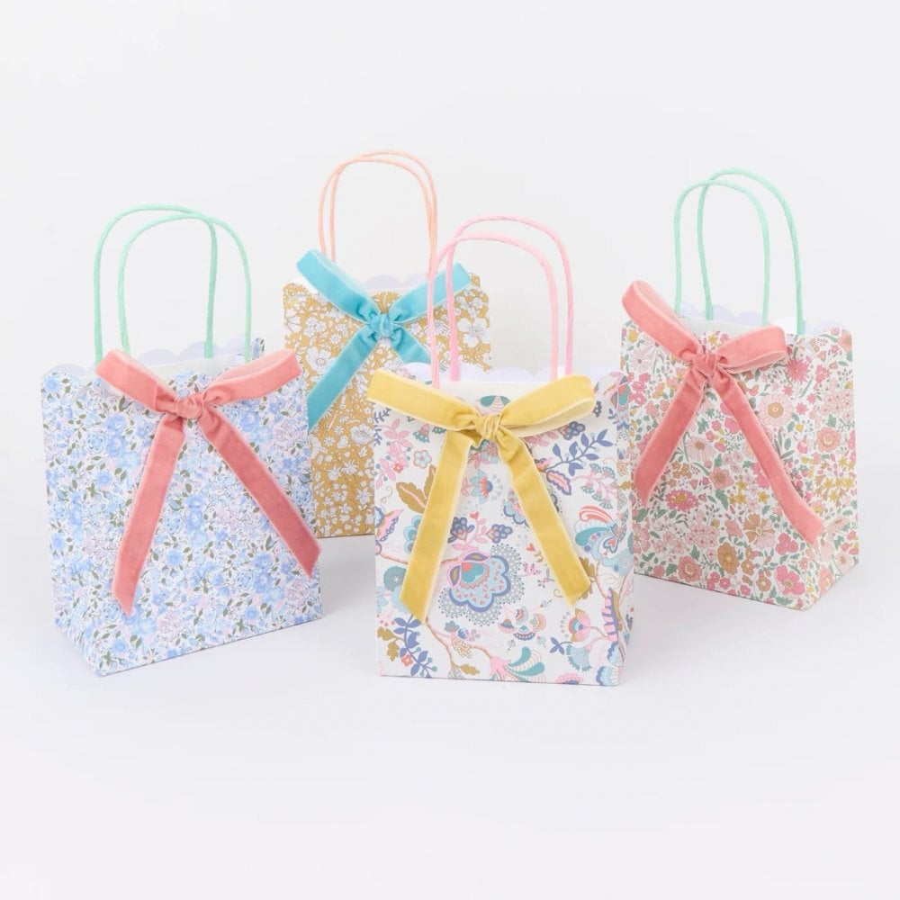 8 LIBERTY PARTY BAGS
