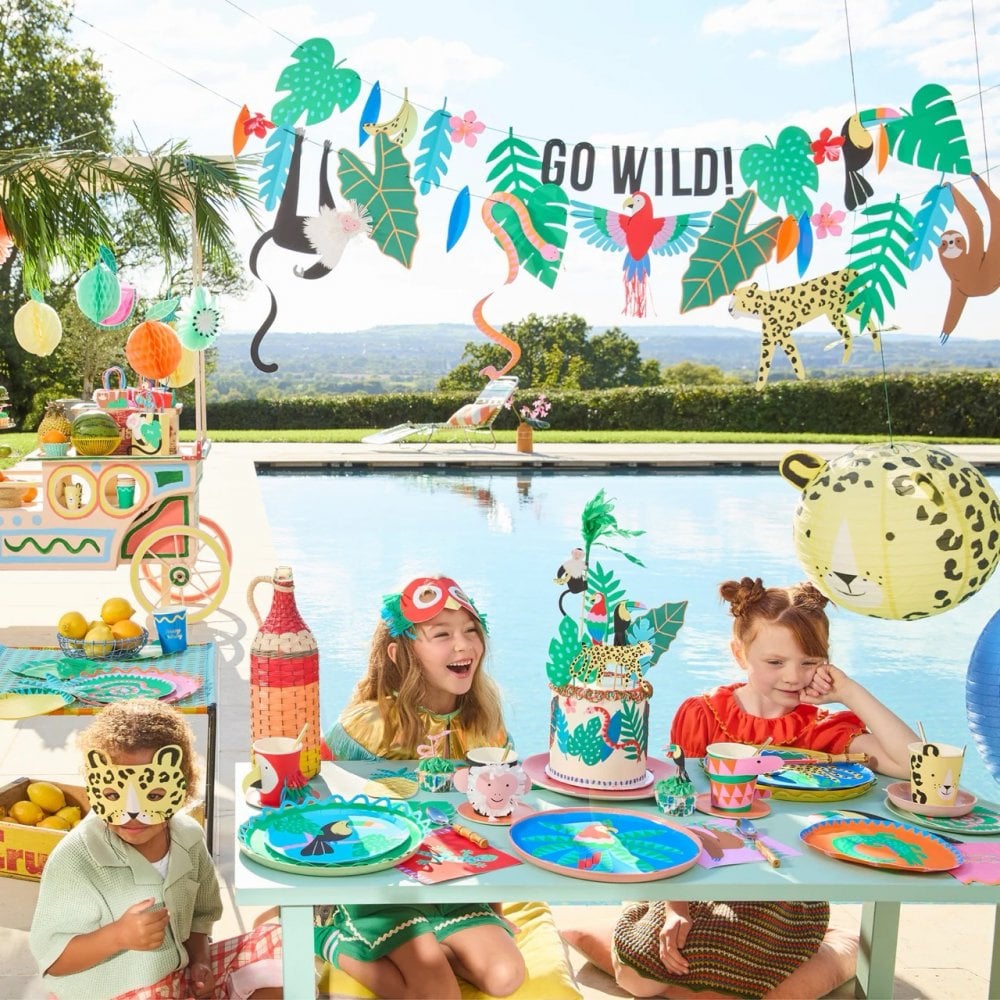 8 JUNGLE JAMBOREE PLATES