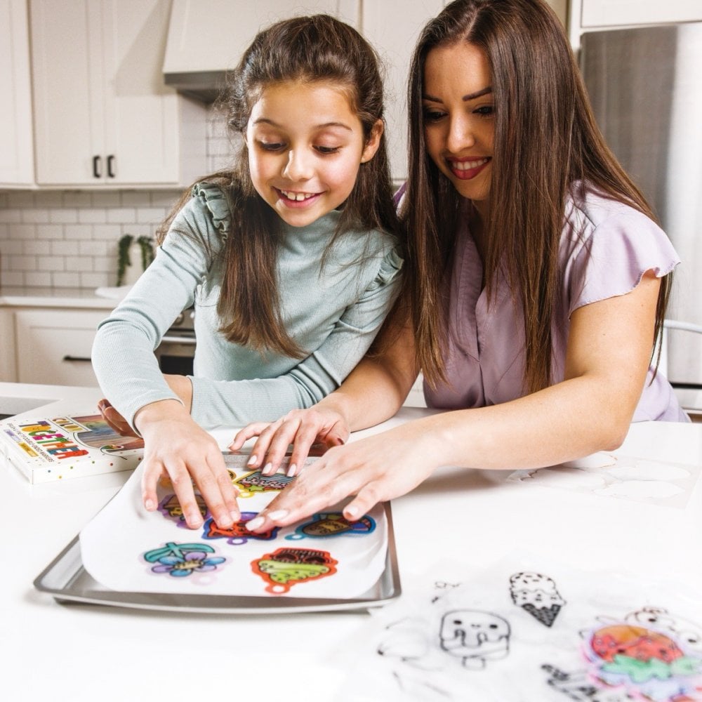 SHRINK ITS DIY SHRINK ART KIT - FUN FRIENDS
