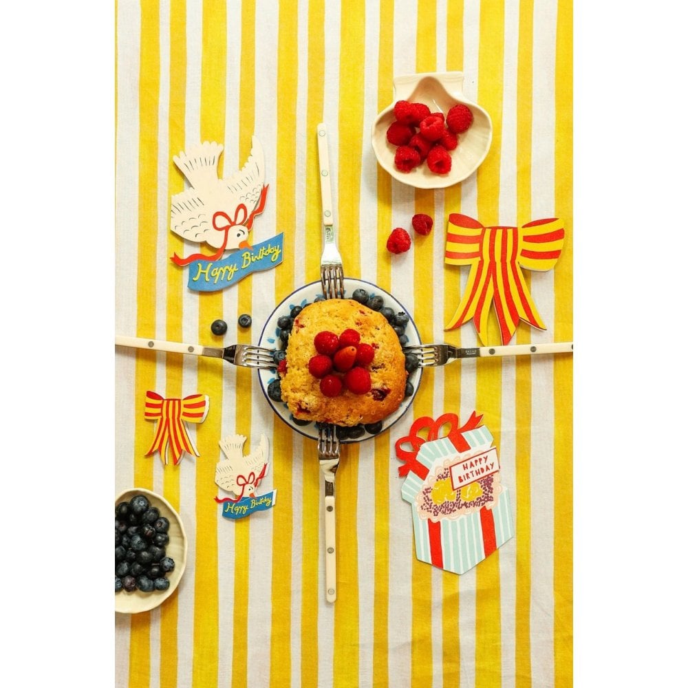 HAPPY BIRTHDAY BIRD - DIE CUT CARD