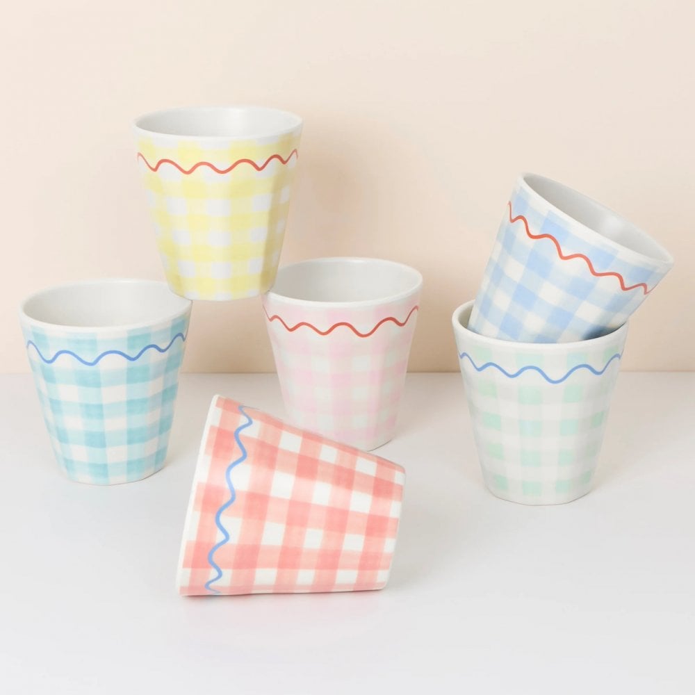 6 GINGHAM REUSABLE CUPS