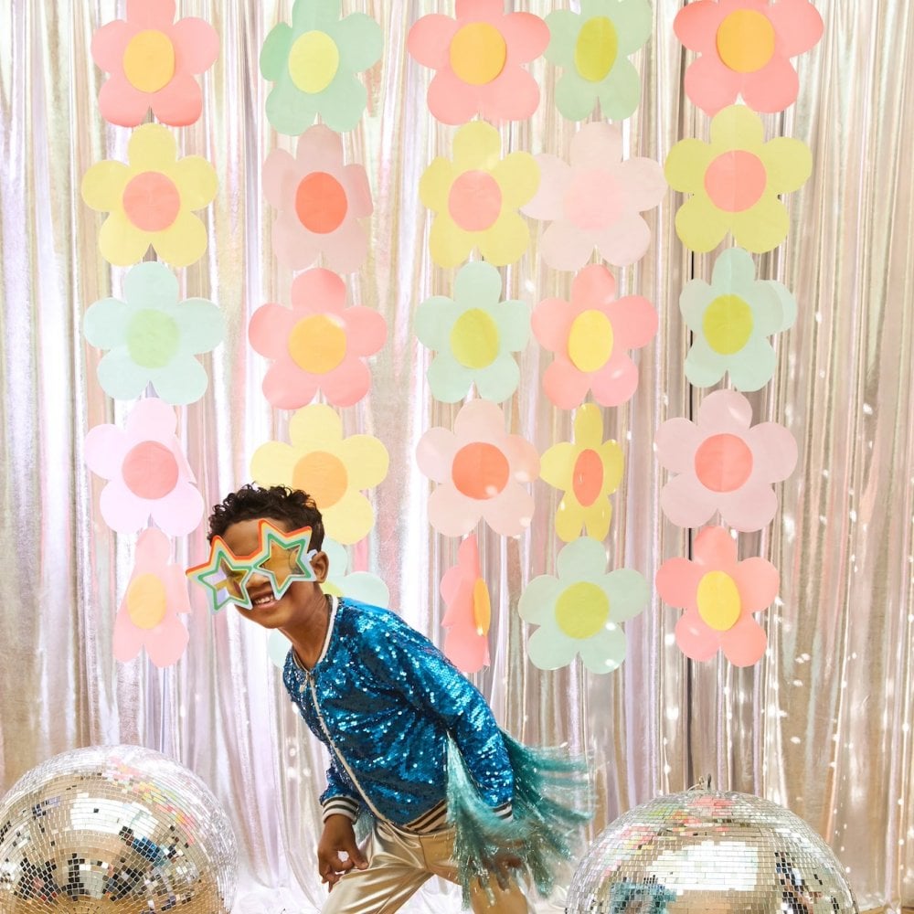 PAPER FLOWER BACKDROP