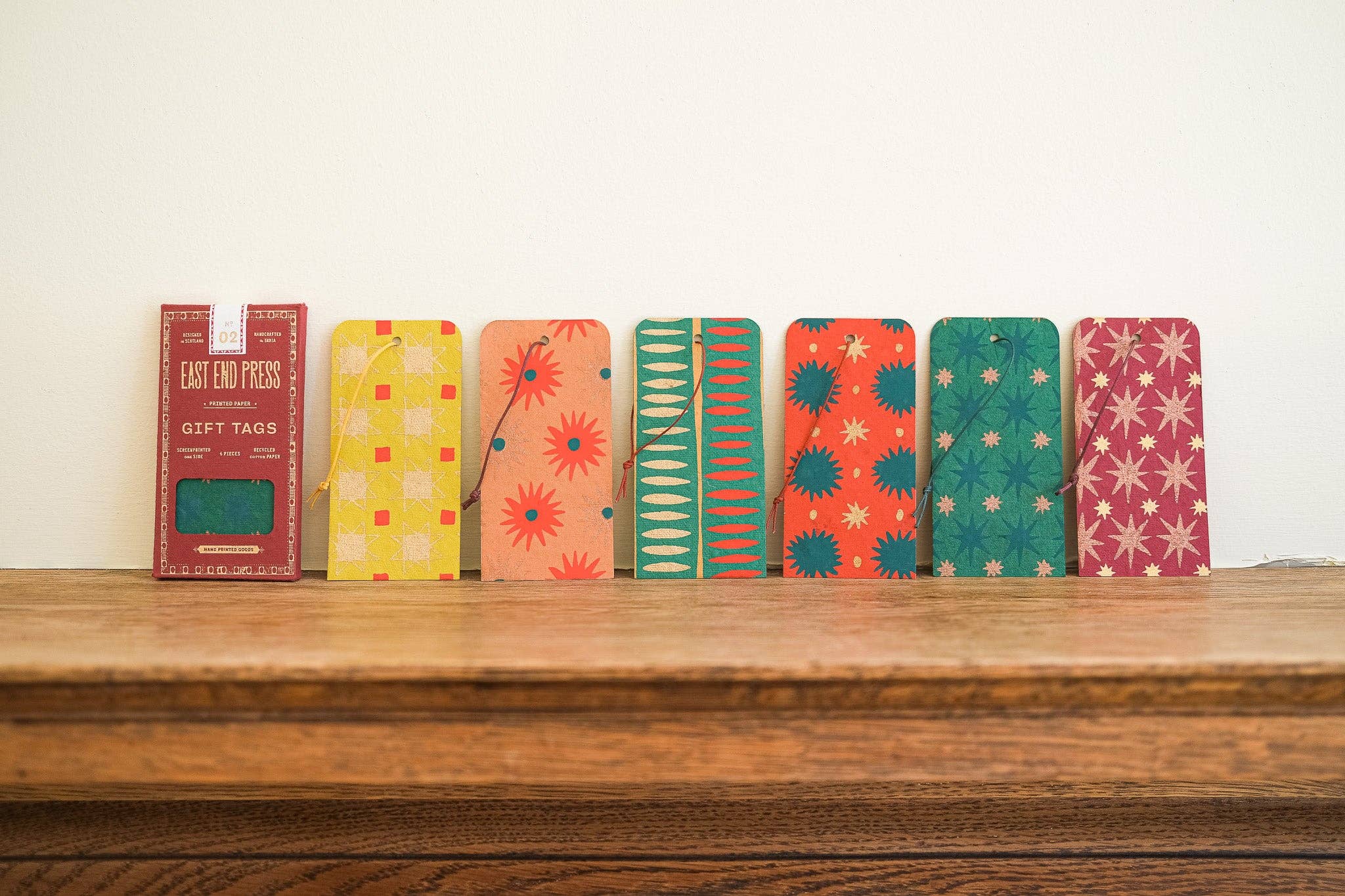 6 CHRISTMAS GIFT TAGS