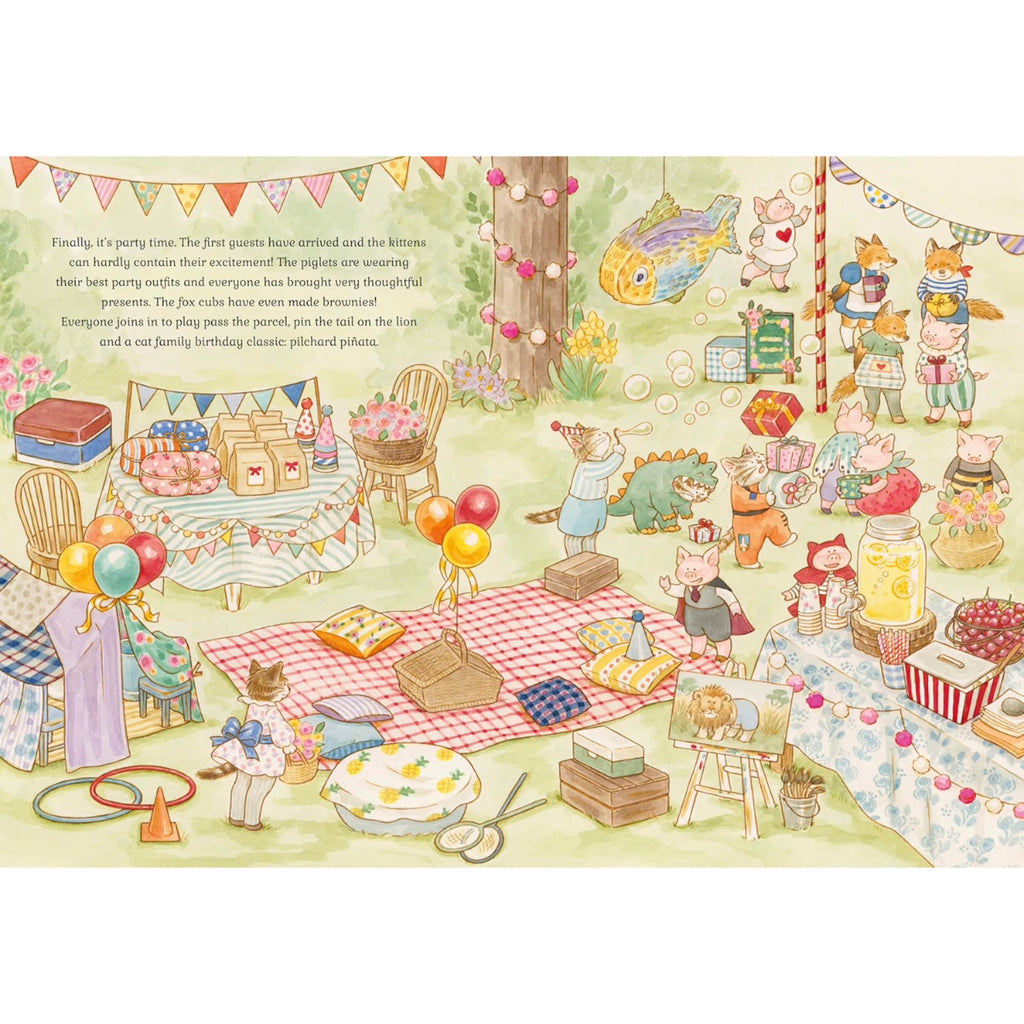 CAT FAMILY BIRTHDAY LIFT THE FLAPS BOOK (3-5 YEARS)