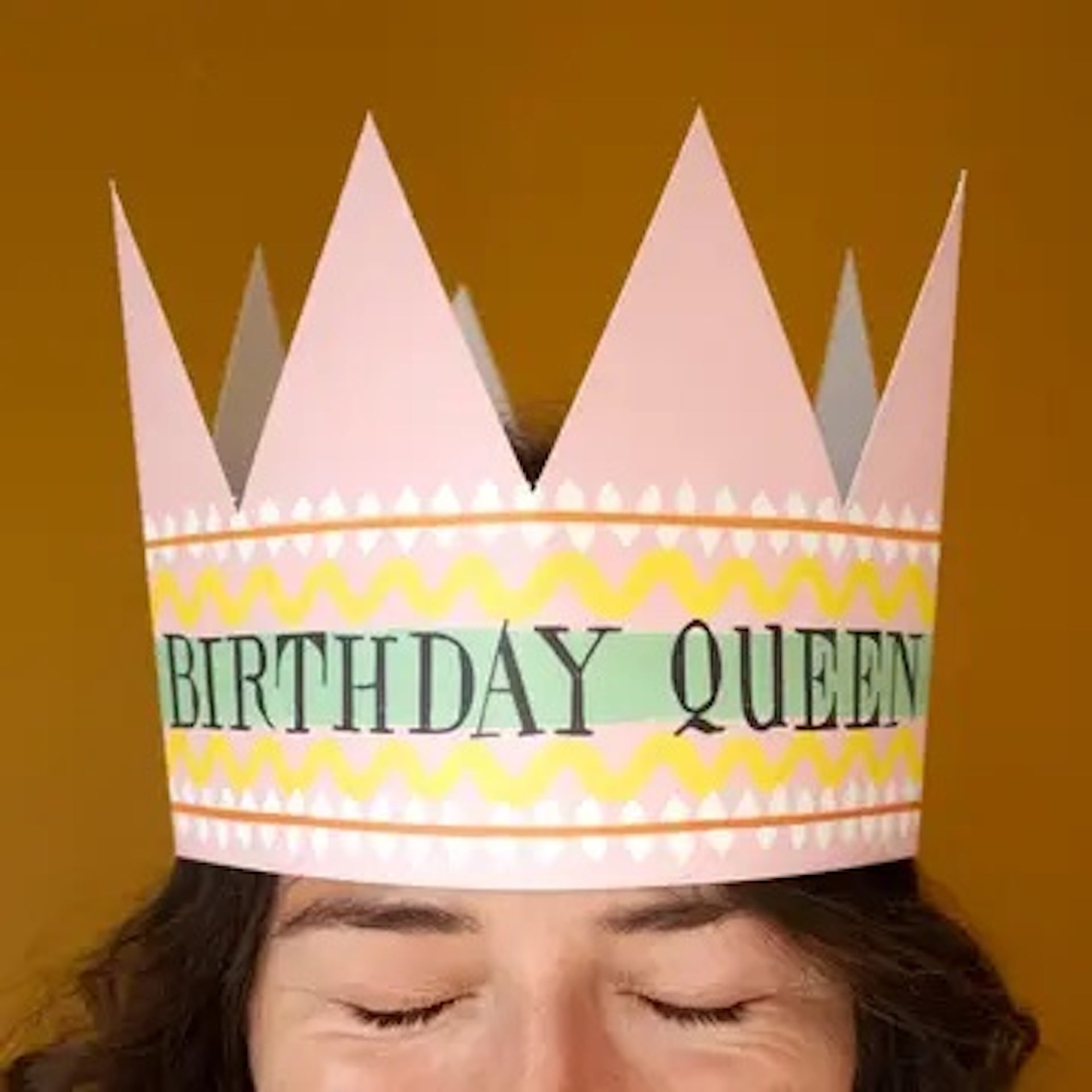 BIRTHDAY QUEEN PARTY HAT CARD