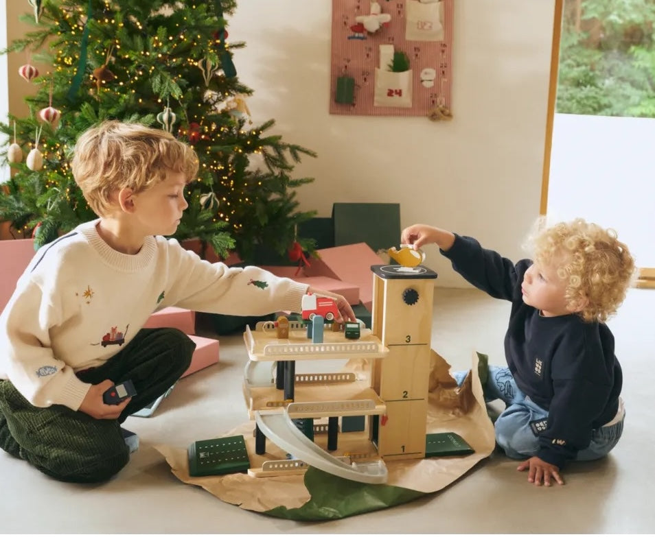 JORDY WOODEN MULTI PLAY PARKING TOWER