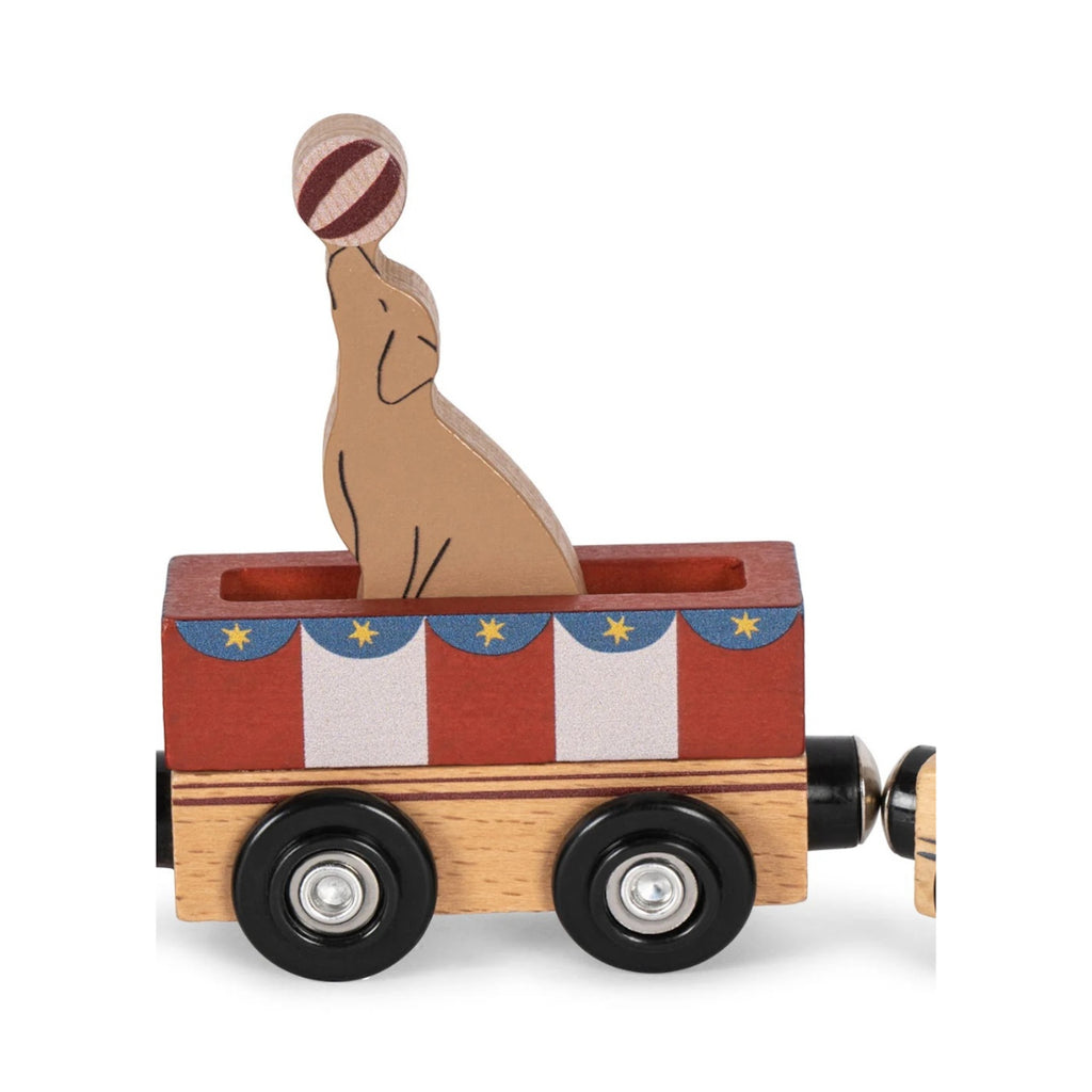 WOODEN ANIMAL TRAIN