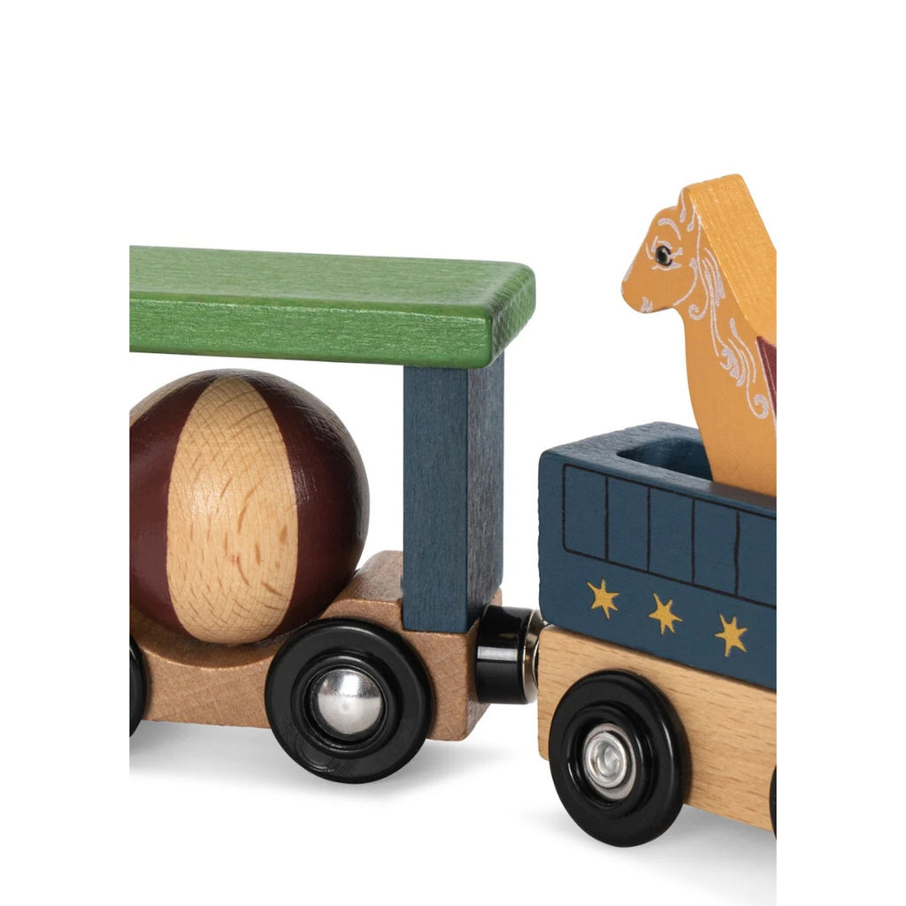 WOODEN ANIMAL TRAIN