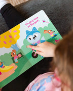LISTEN TO BABY'S DAY - BOARD SOUND BOOK (0-2 YEARS)