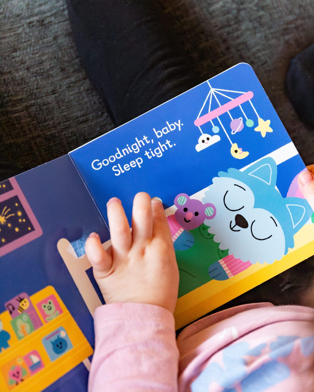 LISTEN TO BABY'S DAY - BOARD SOUND BOOK (0-2 YEARS)