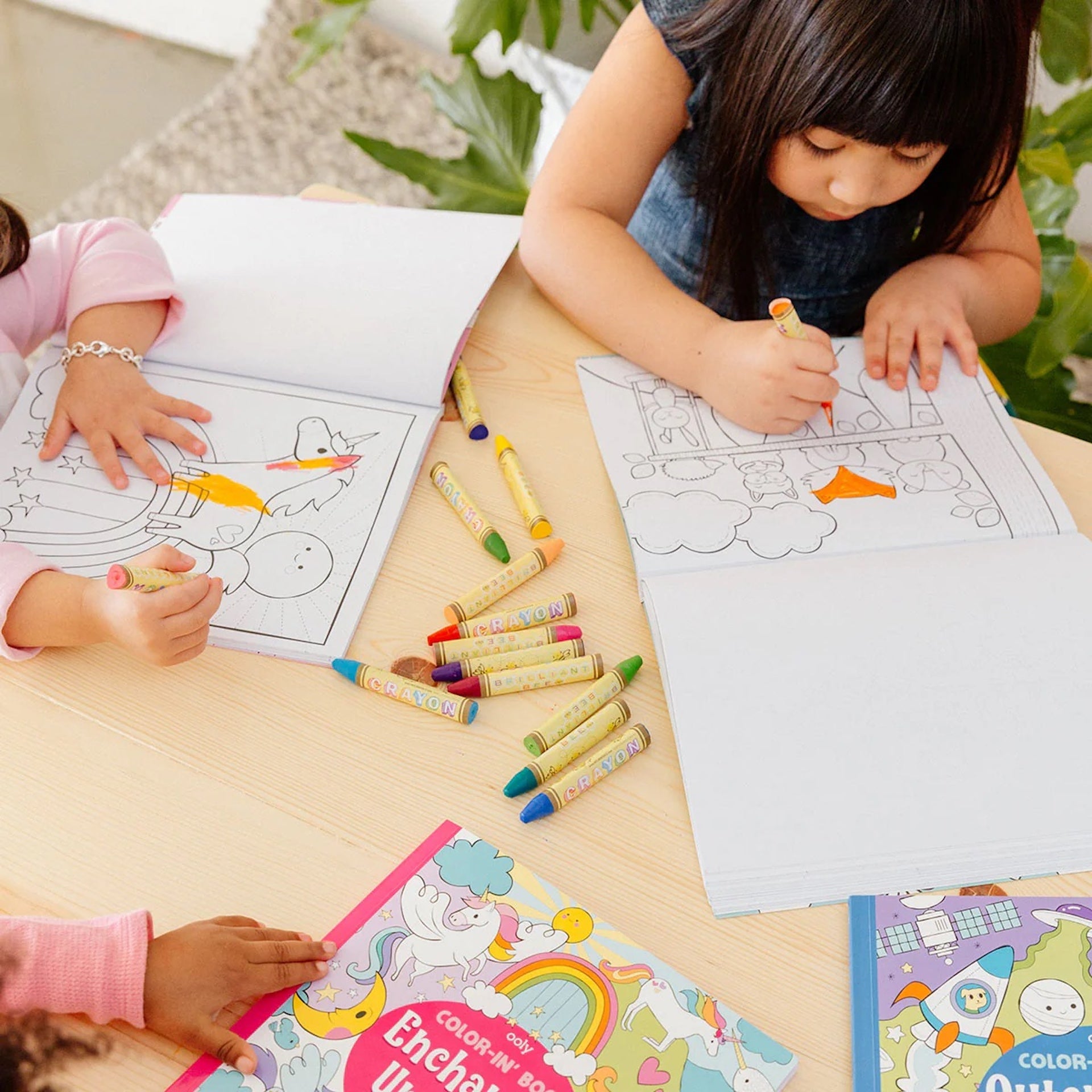 BRILLIANT BEE CRAYONS - SET OF 24 (3 YEARS+)