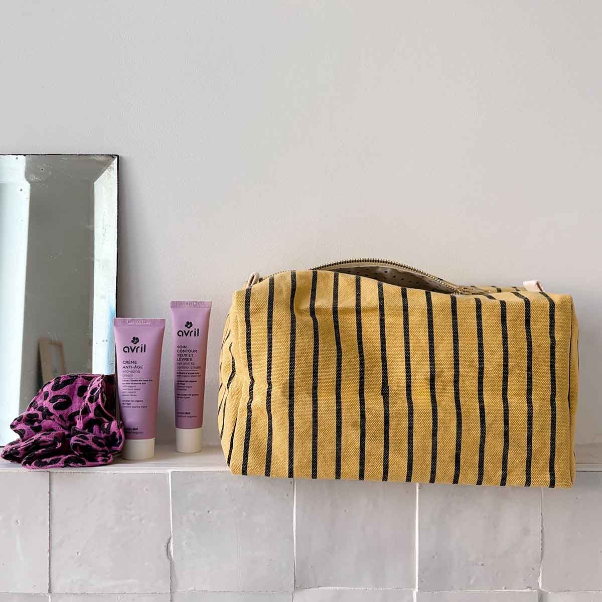 VIC WASH BAG