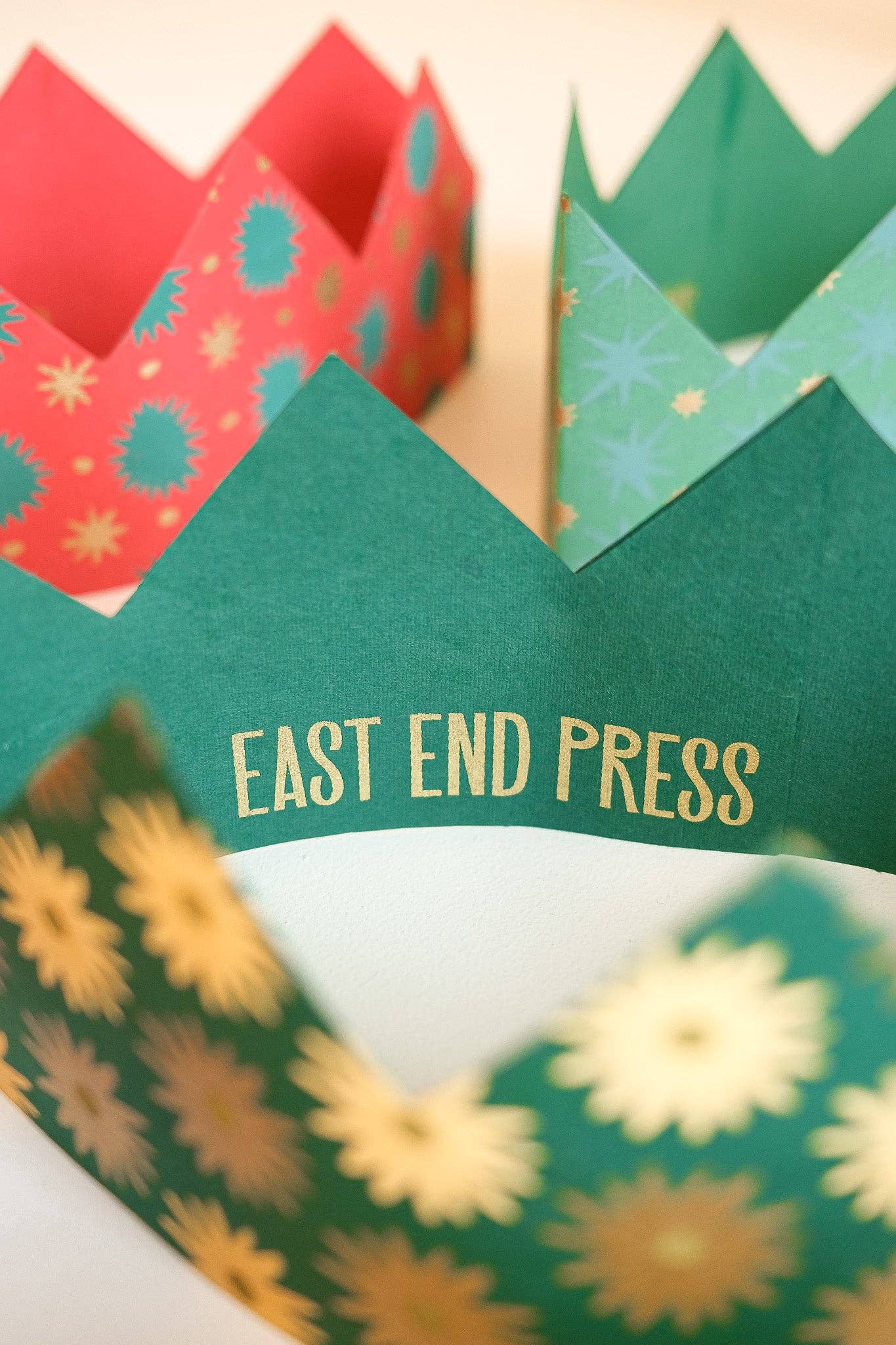 6 FESTIVE PARTY CROWNS