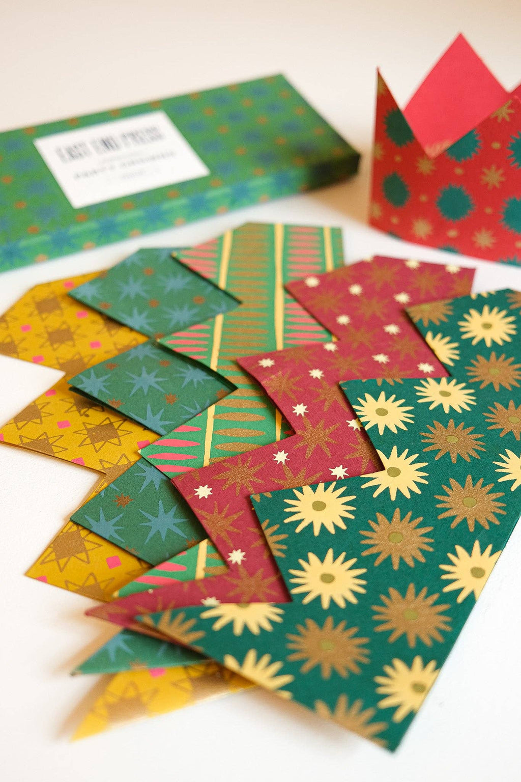 6 FESTIVE PARTY CROWNS