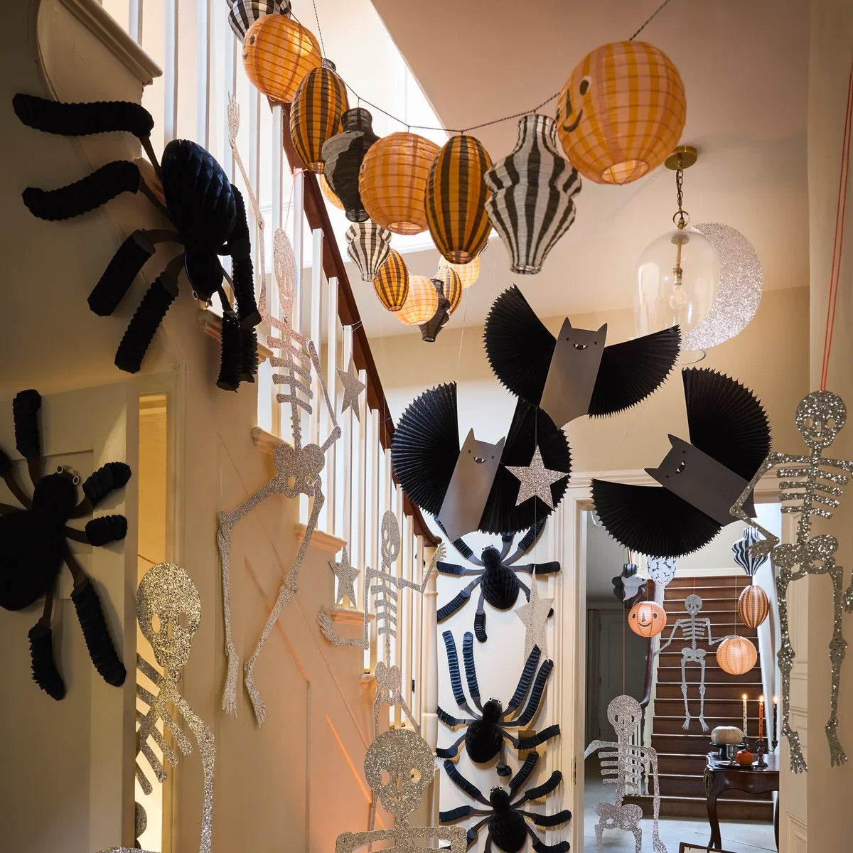 HALLOWEEN LANTERN GARLAND