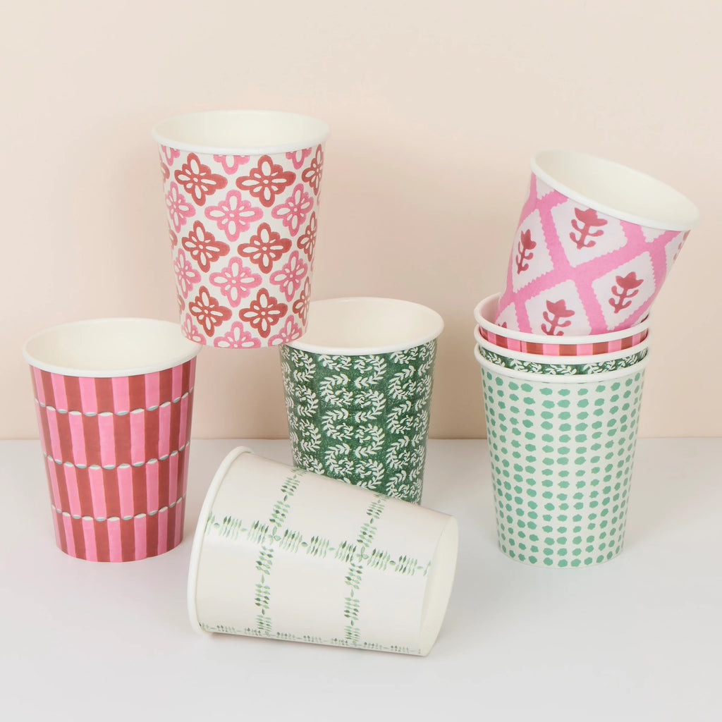 8 MOLLY MAHON FESTIVE PAPER CUPS