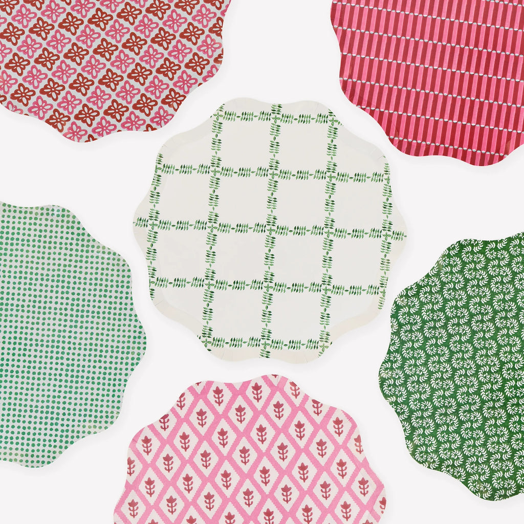 8 MOLLY MAHON FESTIVE PAPER PLATES