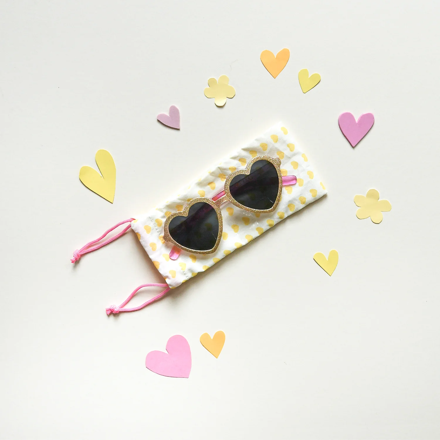 SUNGLASSES GLITTER HEART